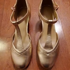 Rose gold T-strap closed toe 8.5 shoes